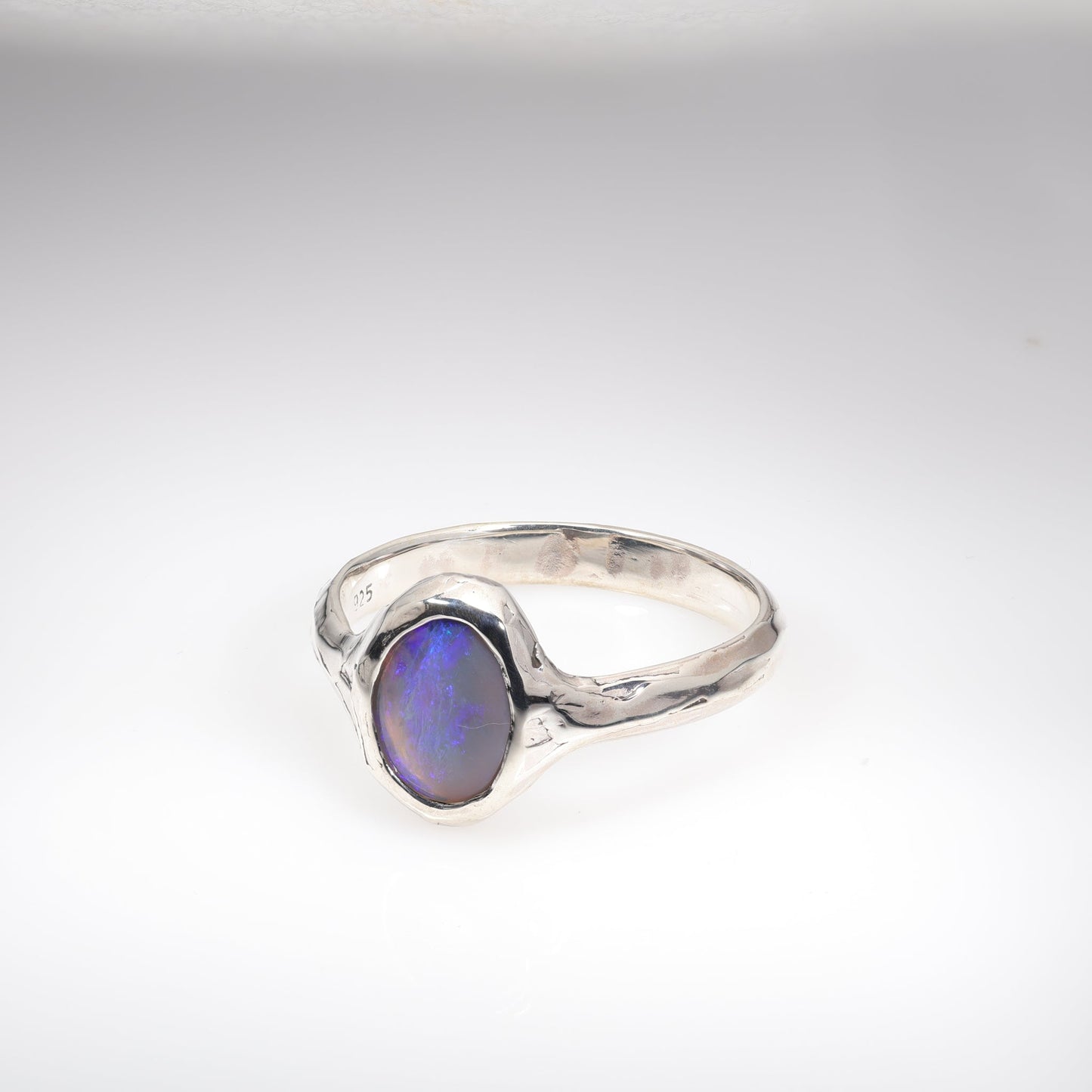 Lightning Ridge Ring 0.83 cts 26476