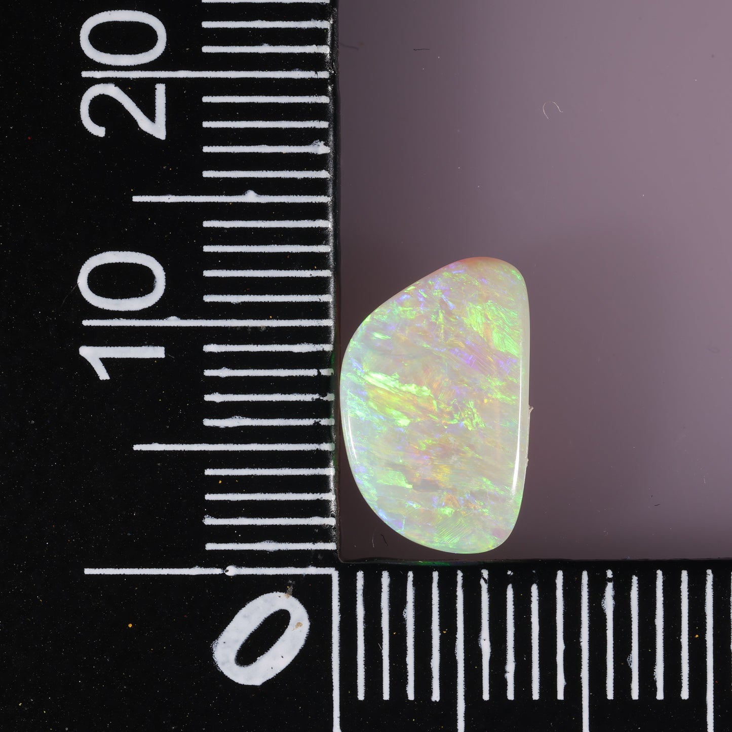 Coober Pedy White Opal 1.69 cts 23594