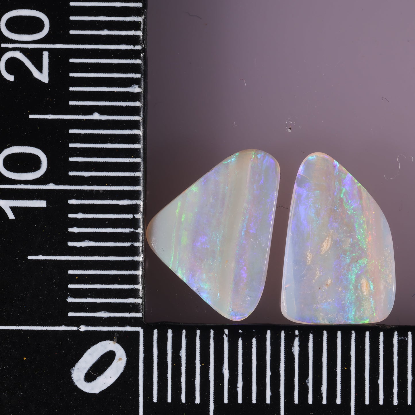 Coober Pedy White Opal 2.07 cts 23607
