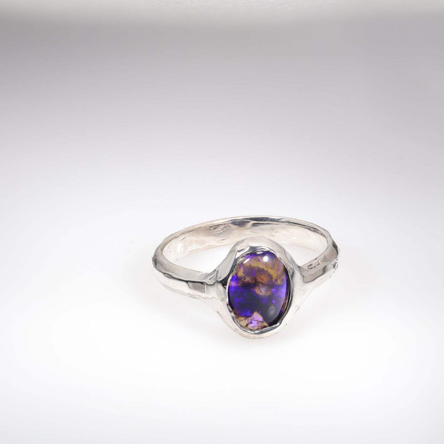 Lightning Ridge Ring 0.94 cts 26475