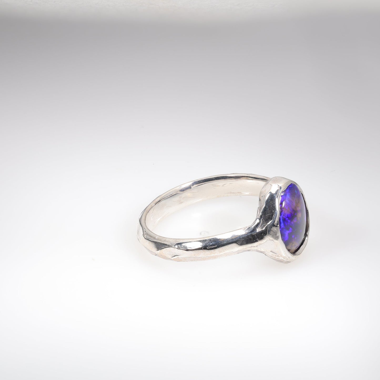Lightning Ridge Ring 0.94 cts 26475