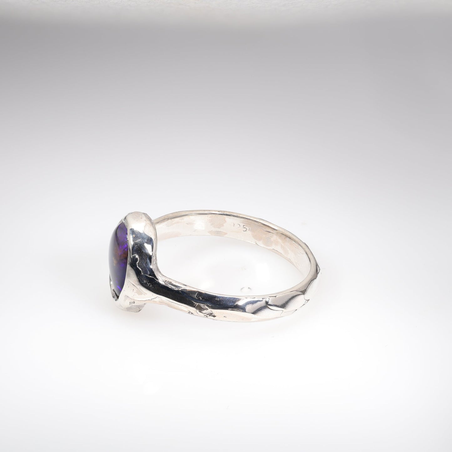 Lightning Ridge Ring 0.94 cts 26475