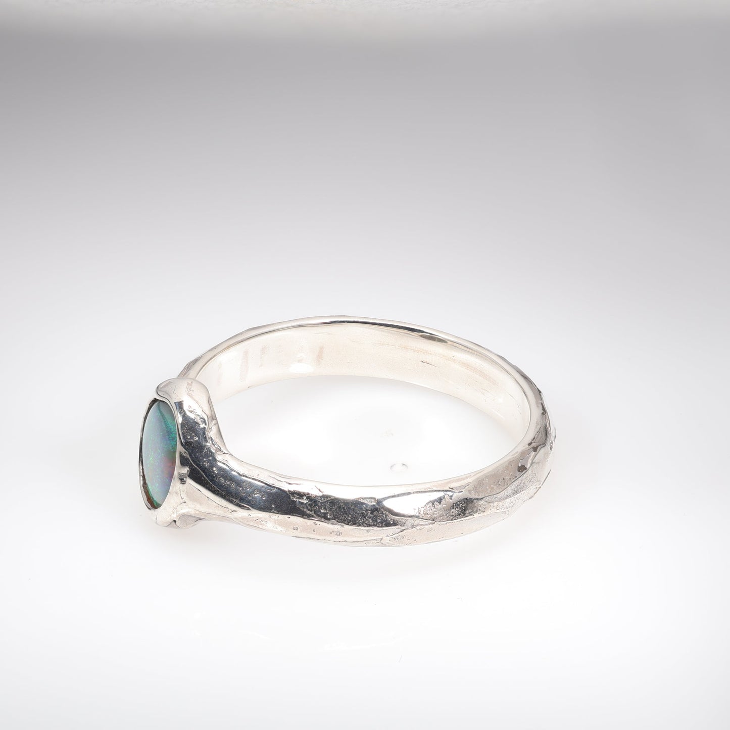 Lightning Ridge Ring 0.75 cts 26498