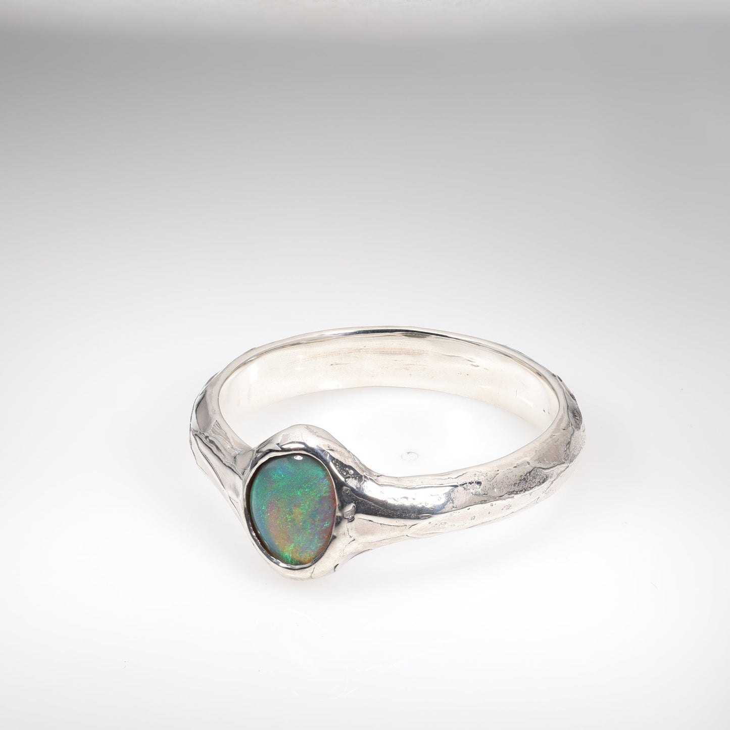 Lightning Ridge Ring 0.75 cts 26498