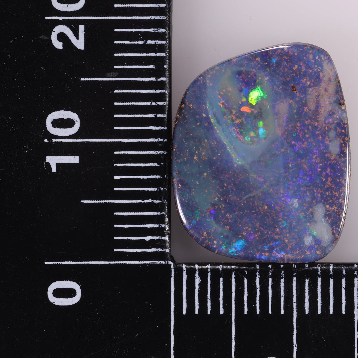 Boulder Opal 8.9 cts 33048