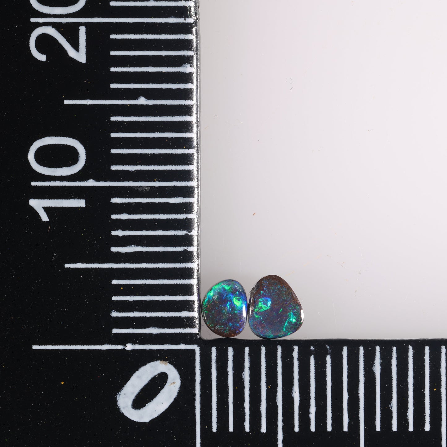 Boulder Opal 0.4 cts 36361