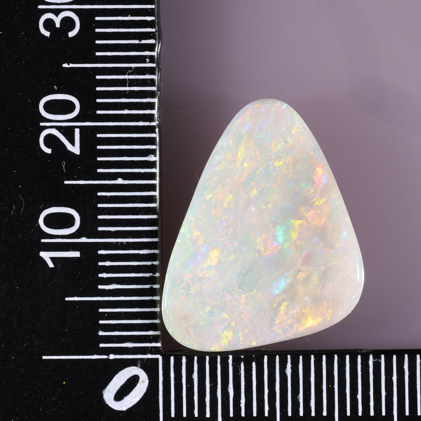 Coober Pedy White Opal 9.33 cts 36830