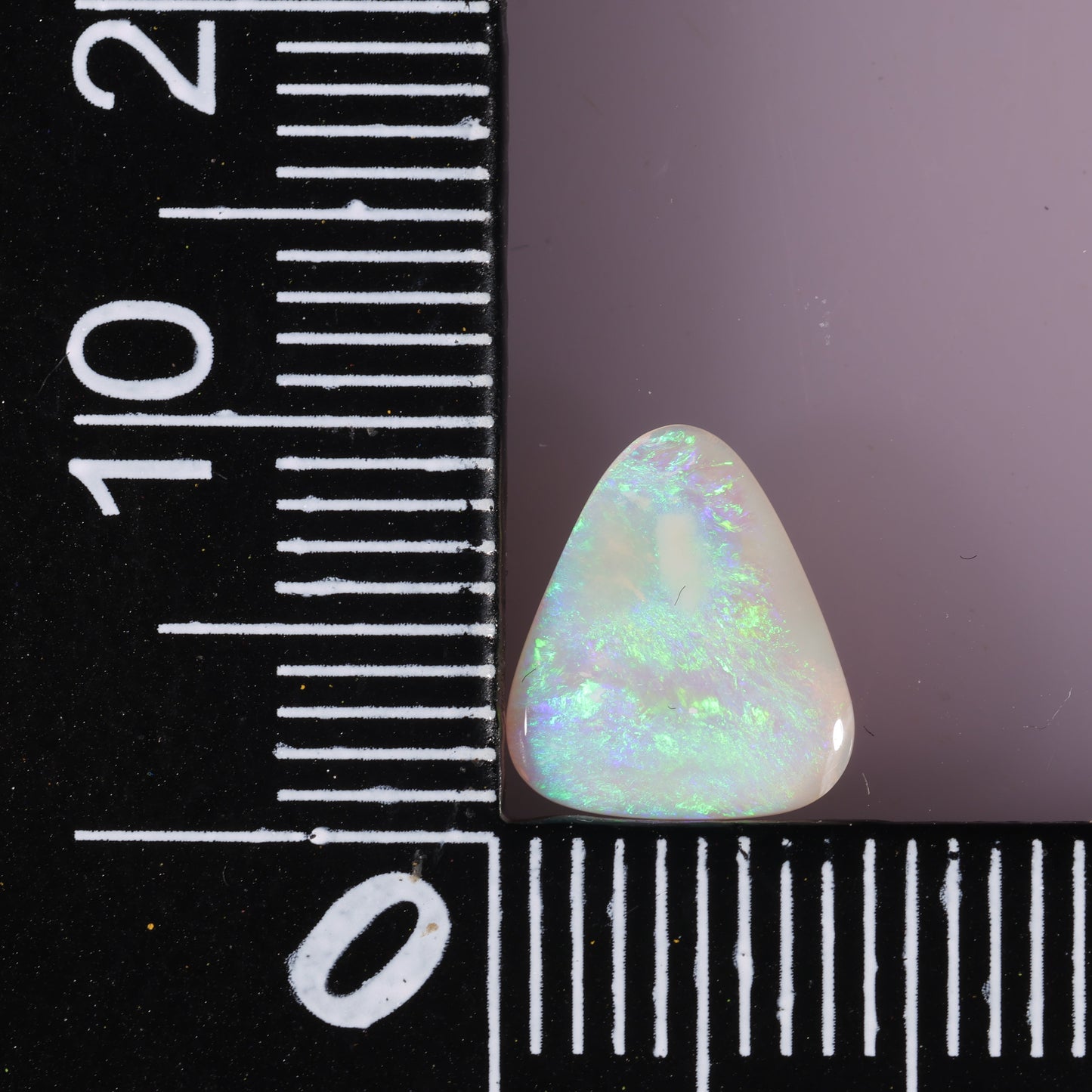 Coober Pedy White Opal 0.75 cts 36919