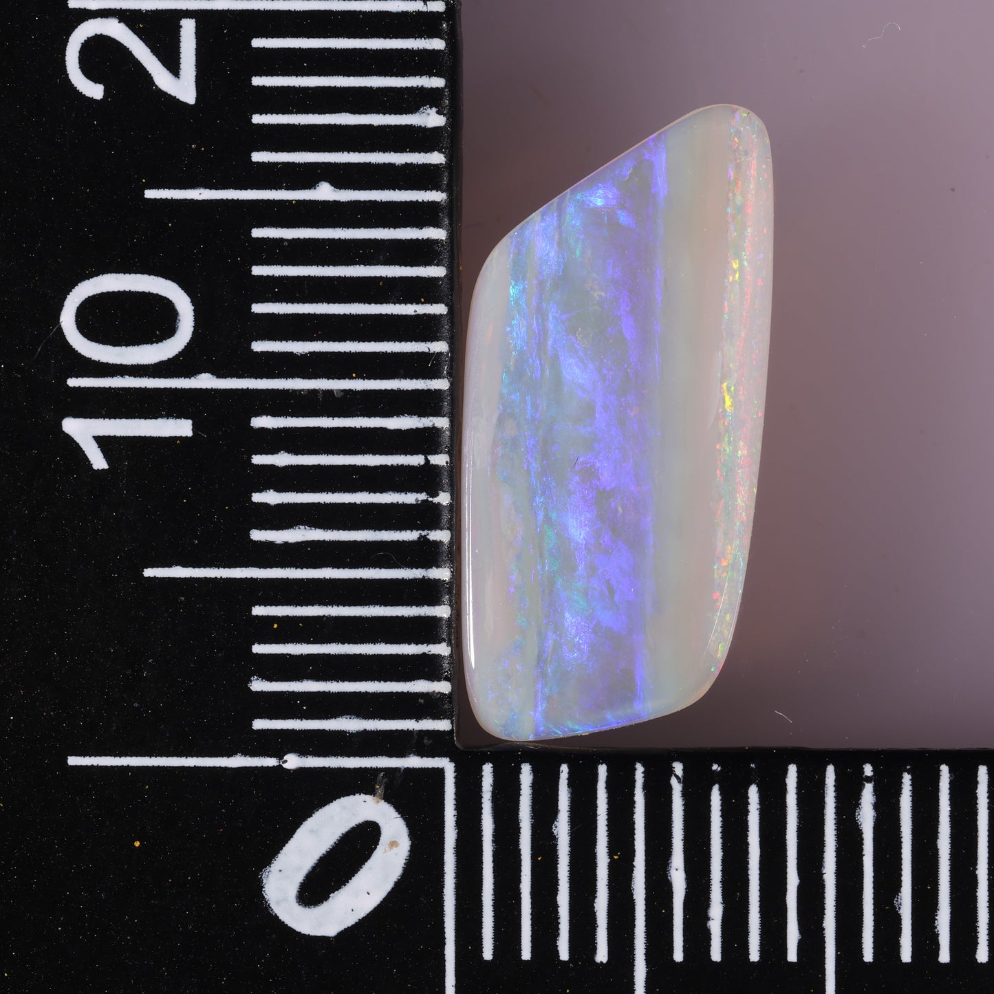 Coober Pedy White Opal 1.85 cts 37037