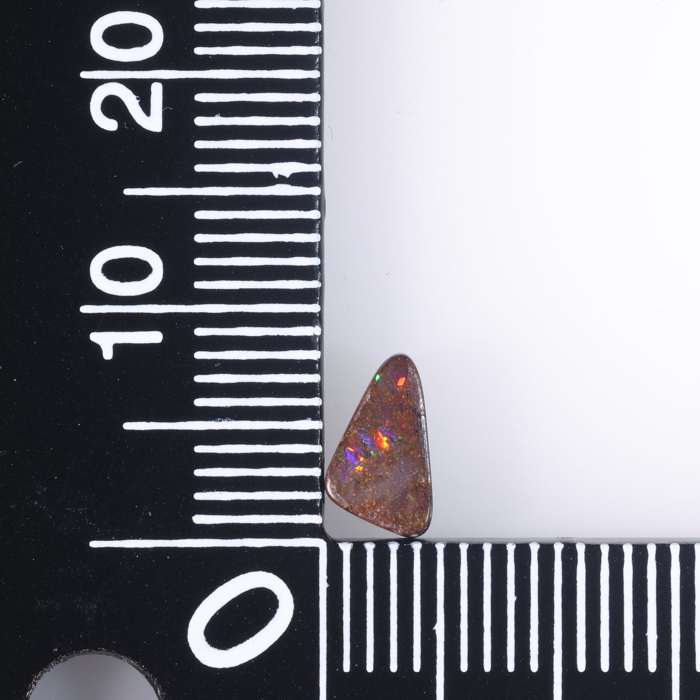 Boulder Opal 0.9 cts 37086