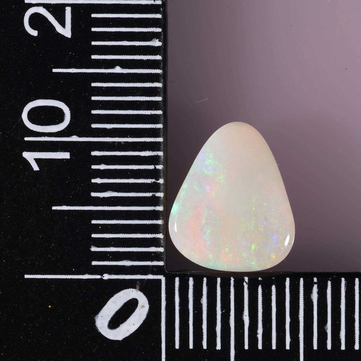 Coober Pedy White Opal 1.95 cts 37172