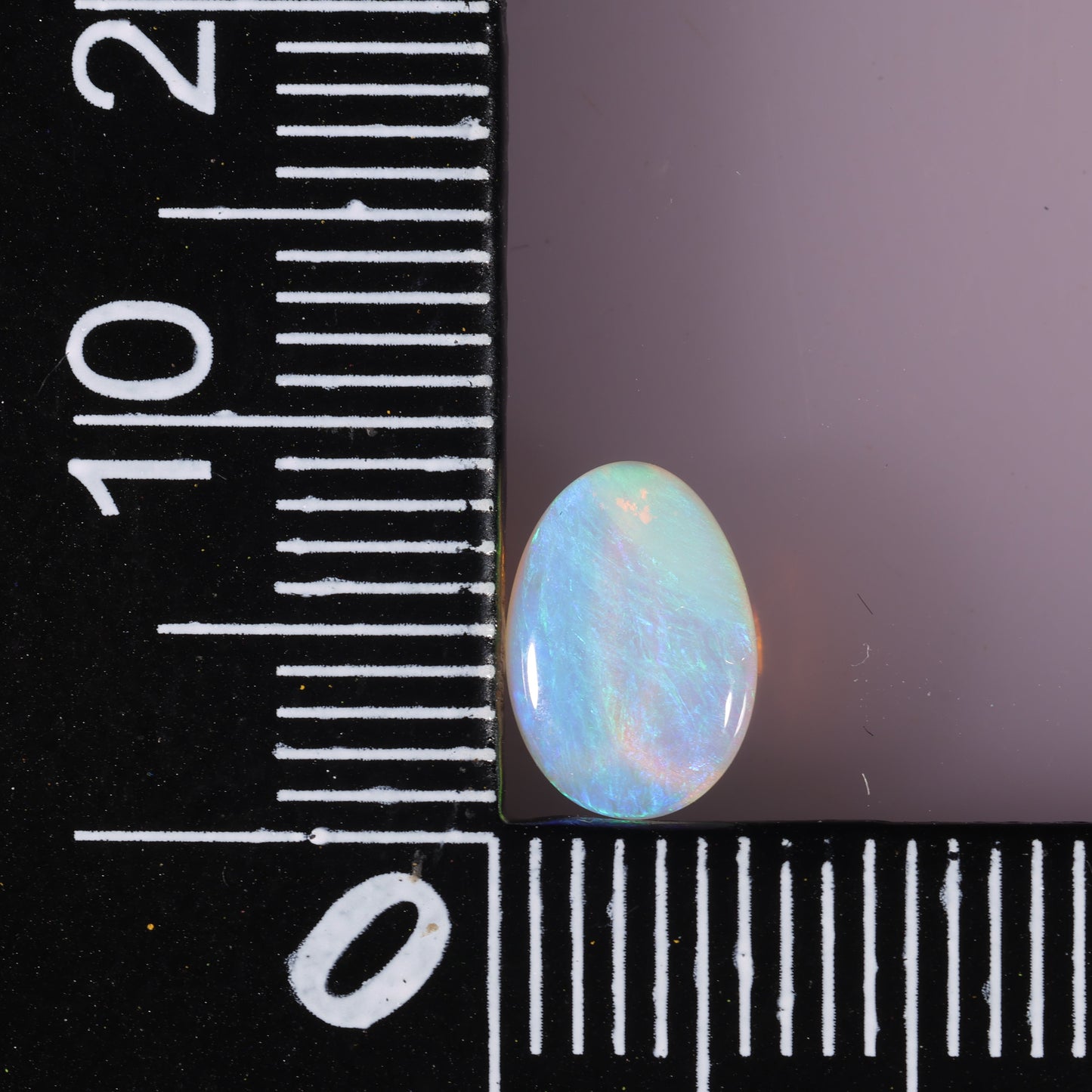 Coober Pedy White Opal 0.76 cts 37252