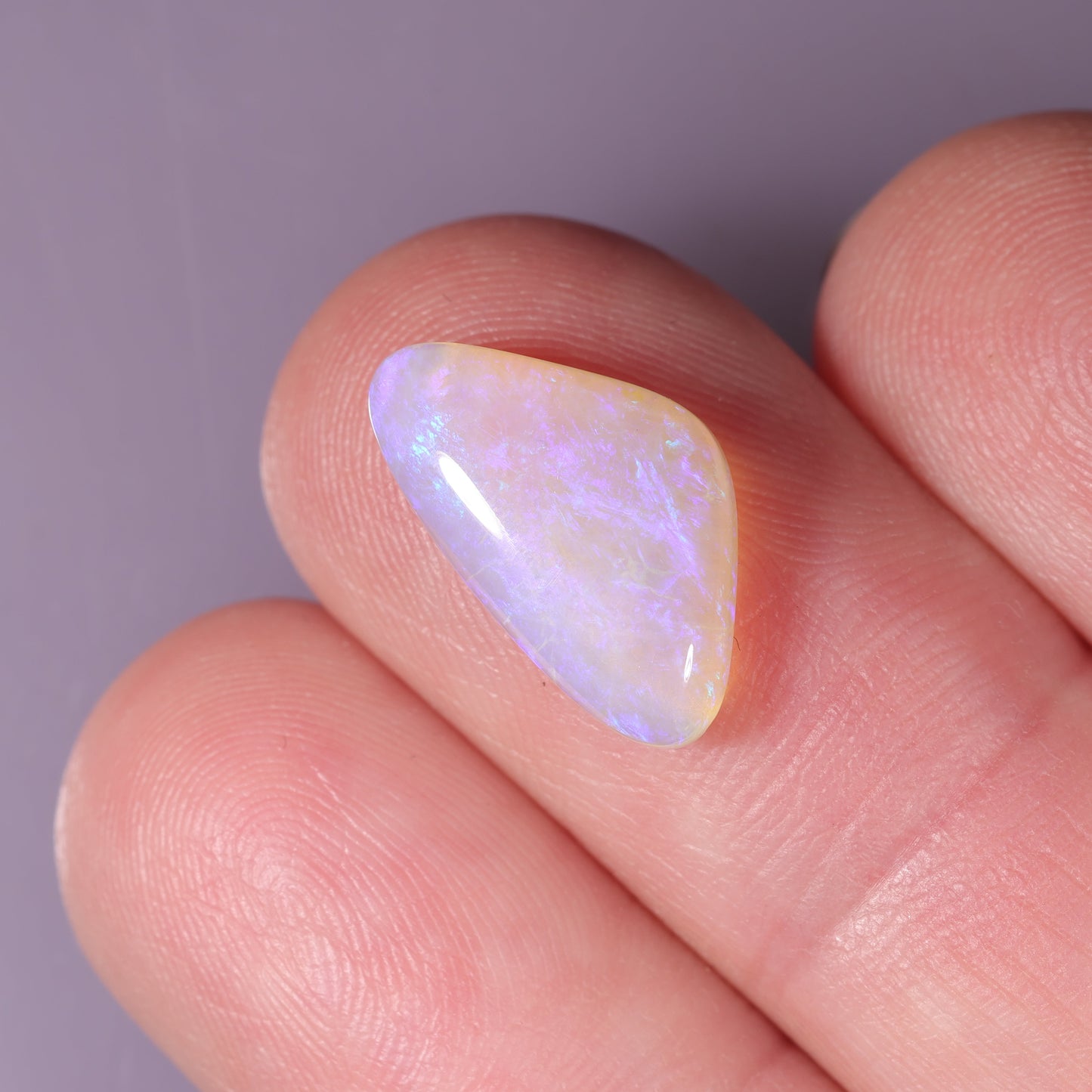 Coober Pedy White Opal 3.99 cts 37257