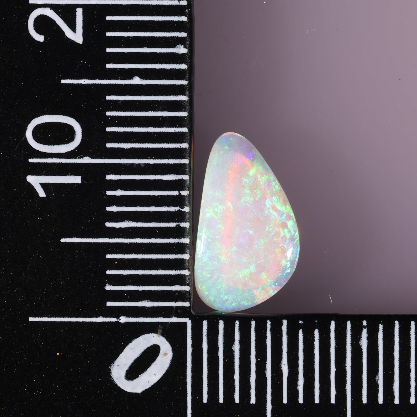 Coober Pedy White Opal 0.91 cts 37476