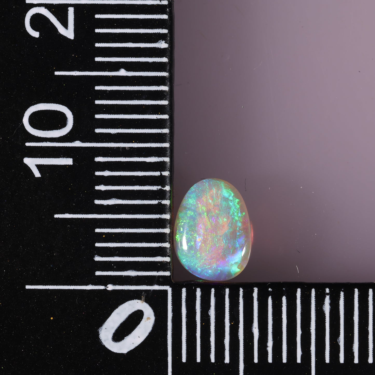 Coober Pedy White Opal 0.56 cts 37482